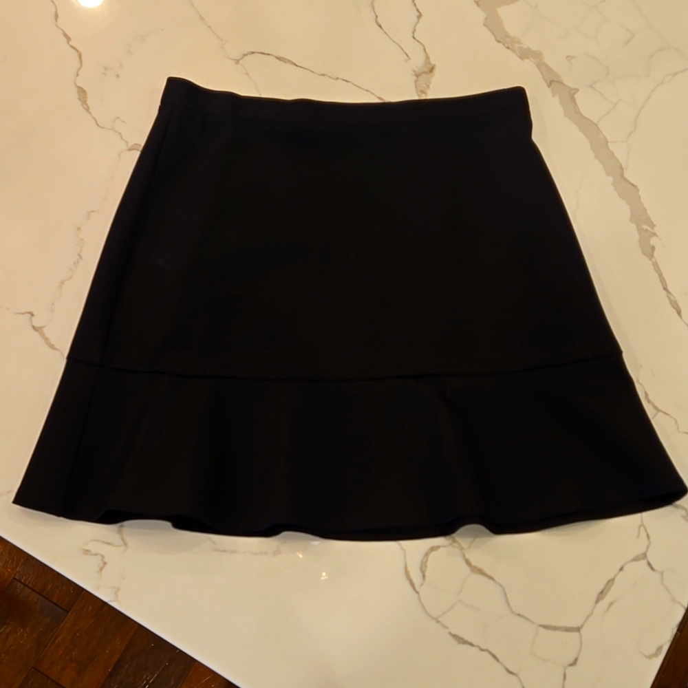 LOFT black ruffle skirt